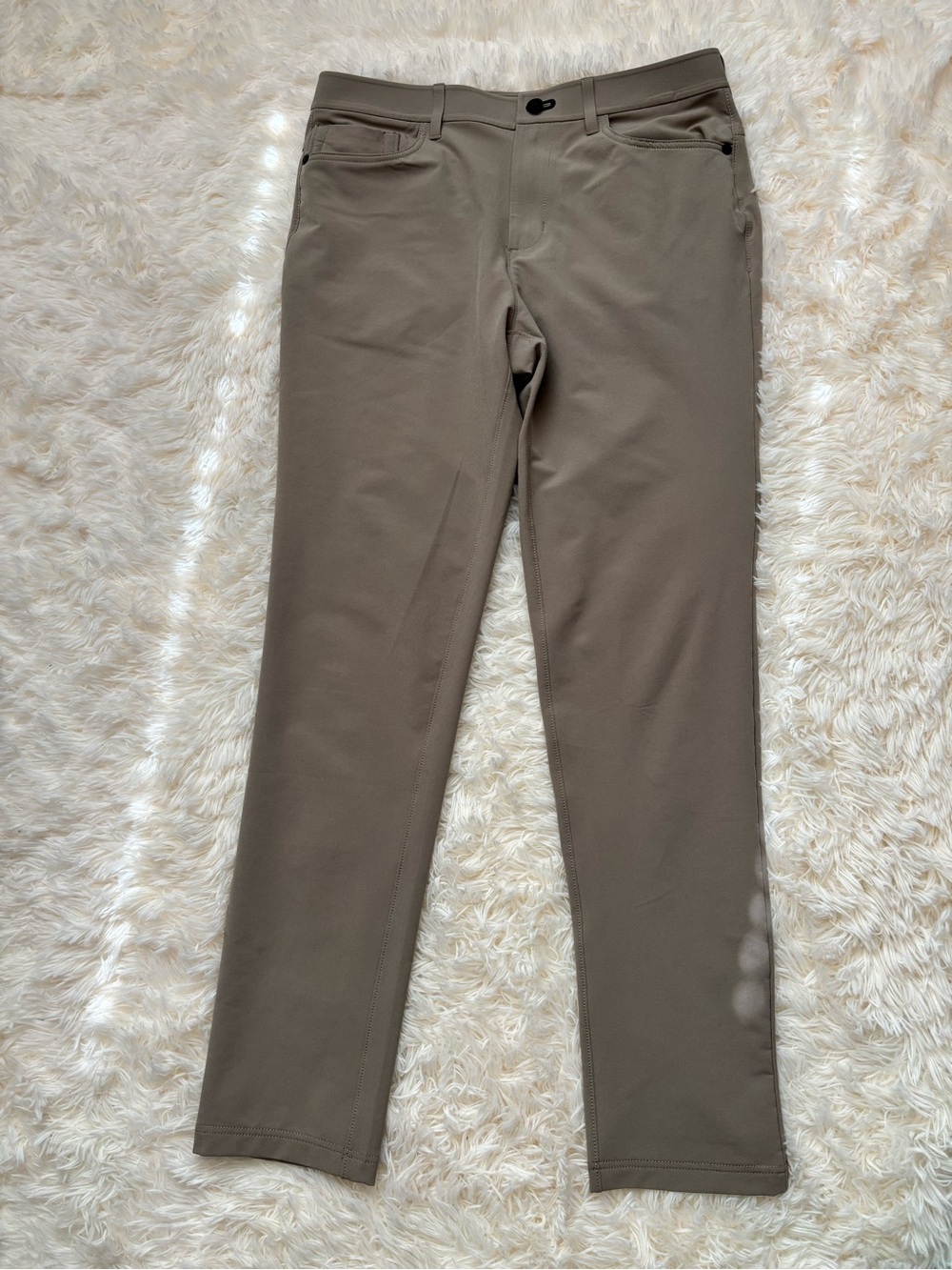 Public Rec Men’s 5-Pocket Stretch Pants Taupe Size 32/34 Straight Leg